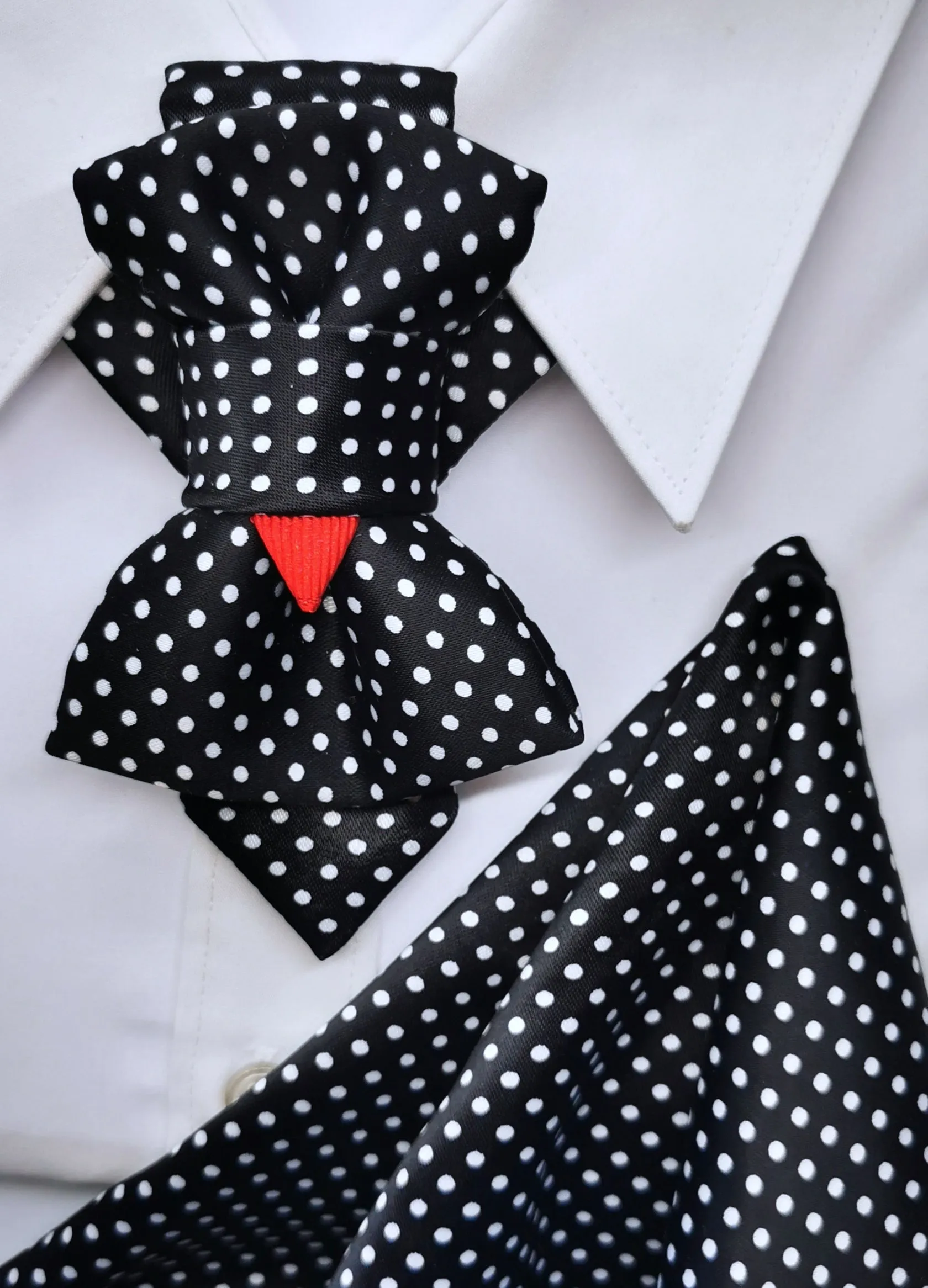 HOPPER TIE WHITE DOT