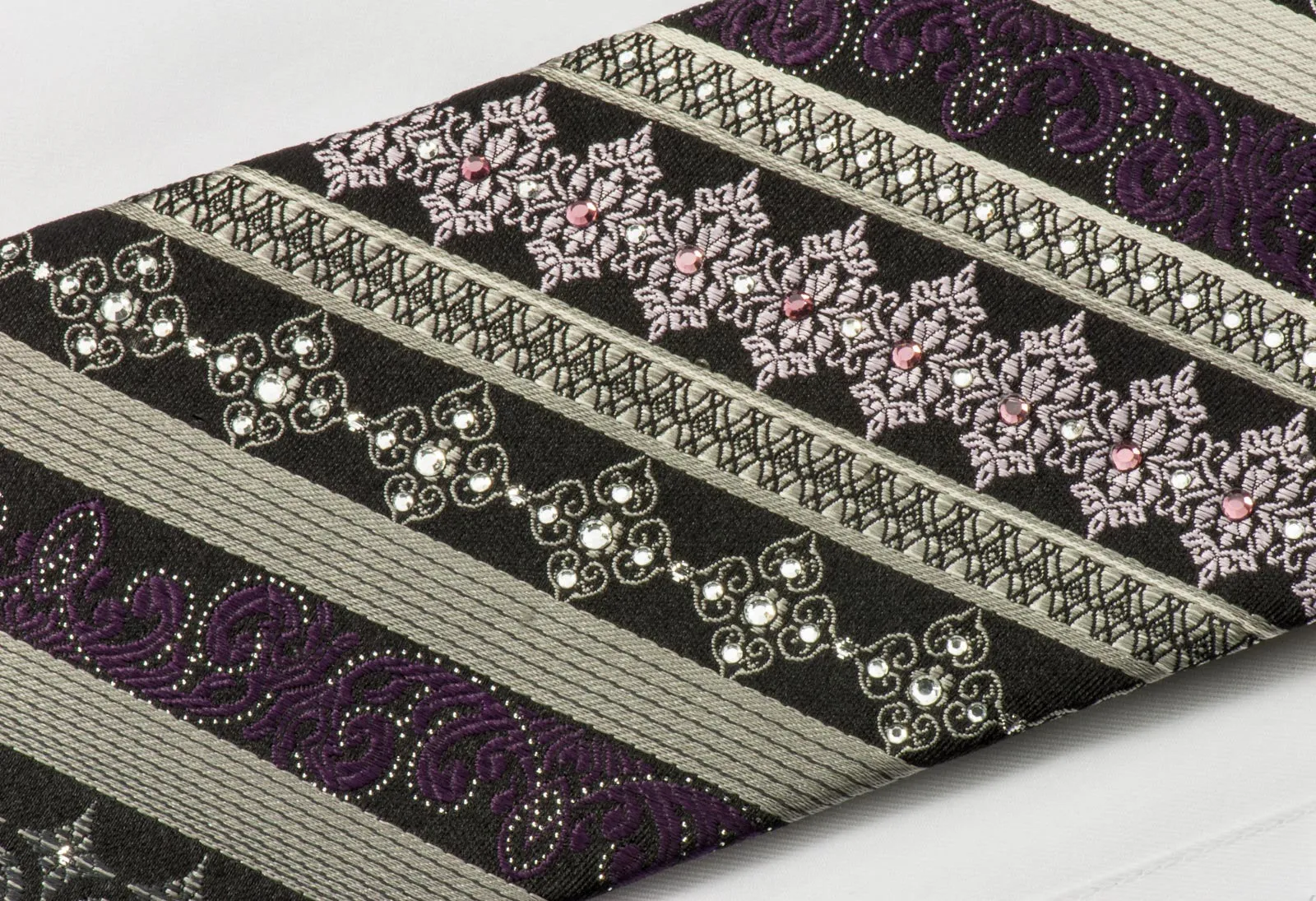 Indian Homme Rhinestone Tie Silver Striped On Black Silk With Fleur De Lis Motif & Sparkles