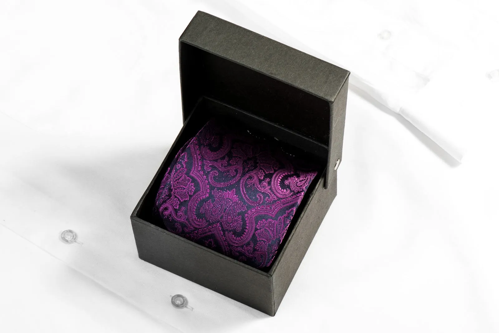 Perry Ellis Men's Crystal Silk Necktie Damask On Purple With Sparkles